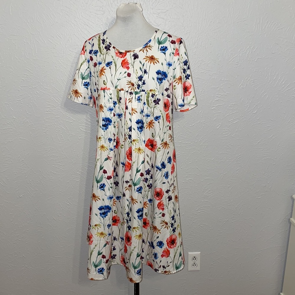 Noracora Floral Dress Medium Noracora Floral Dress Medium